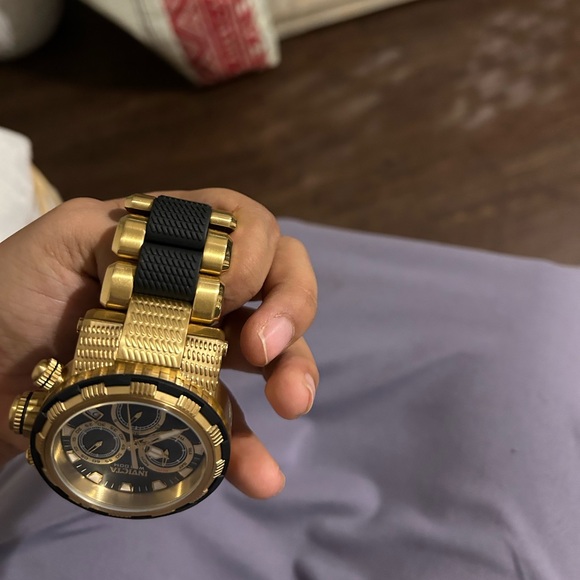 Invicta Gold and Black Watch with Chronograph - Picture 11 of 11